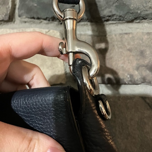 Elegant Coach Jes Messenger Crossbody Navy with Embossed Design - Picture 4 of 16